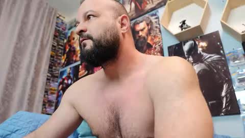 Snapshot of thephenomone chatting on 23, 11, 2025 Chris online show from 23, 11, 2025