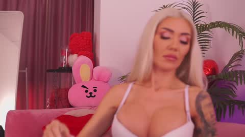 Snapshot of therealfallingangel chatting on 12, 11, 2025 Deea online show from 12, 11, 2025