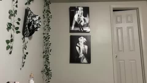 Snapshot of therealferrarii chatting on 6, 5, 2026 therealferrarii online show from 6, 5, 2026