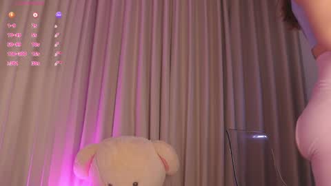 Snapshot of therealpeach_ chatting on 21, 4, 2026 online show from 21, 4, 2026