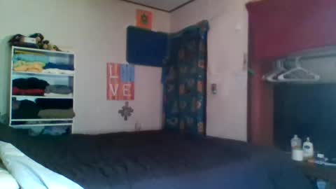 Snapshot of therealprimitive chatting on 14, 9, 2025 therealprimitive online show from 14, 9, 2025