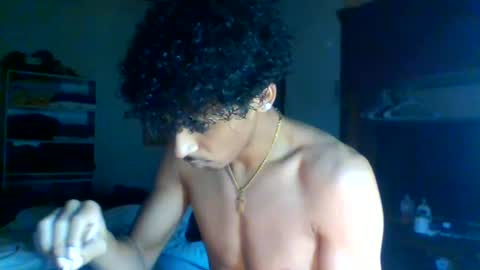 Snapshot of therealprimitive chatting on 17, 9, 2025 therealprimitive online show from 17, 9, 2025