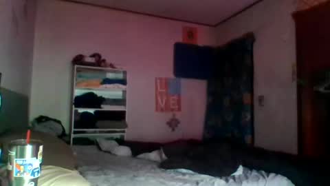 Snapshot of therealprimitive chatting on 22, 9, 2025 therealprimitive online show from 22, 9, 2025