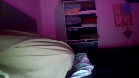 Snapshot of therealprimitive chatting on 29, 9, 2025 therealprimitive online show from 29, 9, 2025