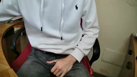 Snapshot of therealteb chatting on 22, 4, 2026 TheRealTeb online show from 22, 4, 2026