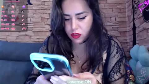 Snapshot of therosepetal chatting on 27, 1, 2025 therosepetal online show from 27, 1, 2025