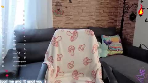 Snapshot of therosepetal chatting on 18, 9, 2025 therosepetal online show from 18, 9, 2025