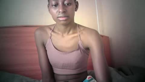 Snapshot of therry_heart chatting on 24, 4, 2026 hearty online show from 24, 4, 2026