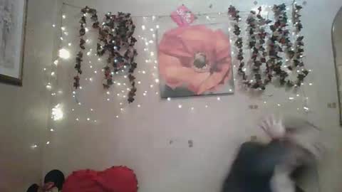 Snapshot of thesillymillie chatting on 22, 4, 2026 sillymillie0 online show from 22, 4, 2026