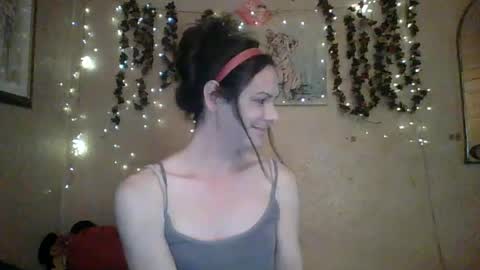 Snapshot of thesillymillie chatting on 7, 7, 2026 sillymillie0 online show from 7, 7, 2026