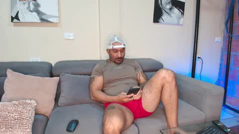 Snapshot of thestraightroom chatting on 25, 3, 2026 thestraightroom online show from 25, 3, 2026