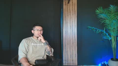 Snapshot of thestraightroom chatting on 2, 4, 2026 thestraightroom online show from 2, 4, 2026