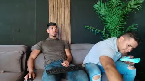 Snapshot of thestraightroom chatting on 17, 4, 2026 thestraightroom online show from 17, 4, 2026