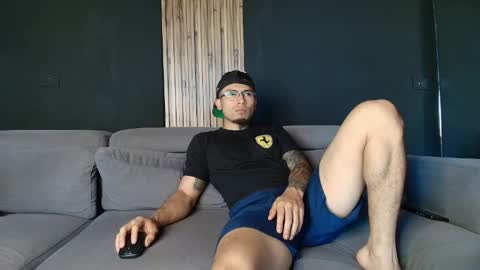 Snapshot of thestraightroom chatting on 22, 4, 2026 thestraightroom online show from 22, 4, 2026