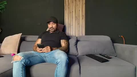 Snapshot of thestraightroom chatting on 29, 4, 2026 thestraightroom online show from 29, 4, 2026