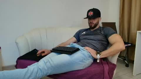 Snapshot of thetopalex chatting on 16, 4, 2026 TheTopAlex online show from 16, 4, 2026