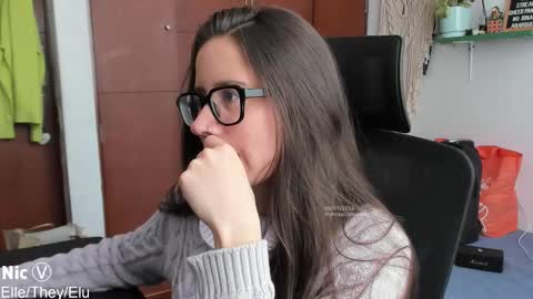 Snapshot of thetropicalseduction chatting on 9, 1, 2026 Nicole online show from 9, 1, 2026