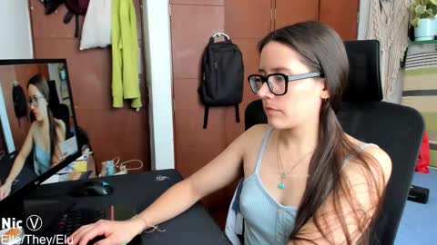 Snapshot of thetropicalseduction chatting on 25, 2, 2026 Nicole online show from 25, 2, 2026