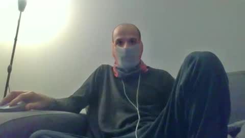 Snapshot of thetubedscarfguy chatting on 11, 11, 2025 Scarf guy online show from 11, 11, 2025