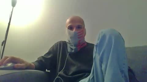 Snapshot of thetubedscarfguy chatting on 17, 12, 2025 Scarf guy online show from 17, 12, 2025