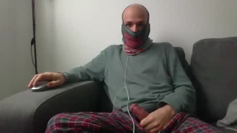 Snapshot of thetubedscarfguy chatting on 4, 2, 2026 Scarf guy online show from 4, 2, 2026