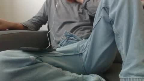 Snapshot of thetubedscarfguy chatting on 31, 3, 2026 Scarf guy online show from 31, 3, 2026