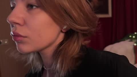 Snapshot of thewetmuse chatting on 6, 4, 2026 Grace Next broadcast - online show from 6, 4, 2026