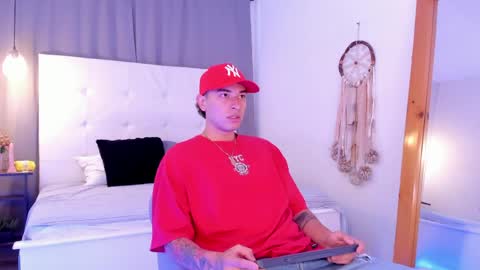 Snapshot of thiago_2003_ chatting on 4, 4, 2026 Thiago online show from 4, 4, 2026