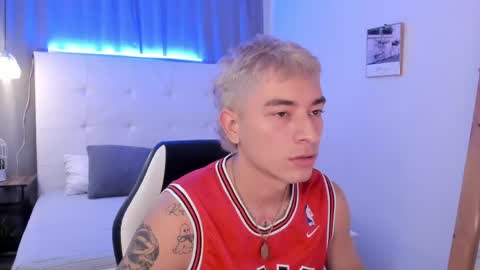 Snapshot of thiago_2003_ chatting on 25, 4, 2026 Thiago online show from 25, 4, 2026