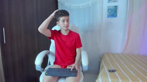 Snapshot of thiago_james69 chatting on 12, 11, 2025 Manuel online show from 12, 11, 2025