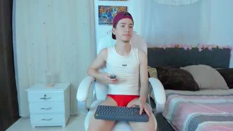 Snapshot of thiago_james69 chatting on 18, 11, 2025 Manuel online show from 18, 11, 2025