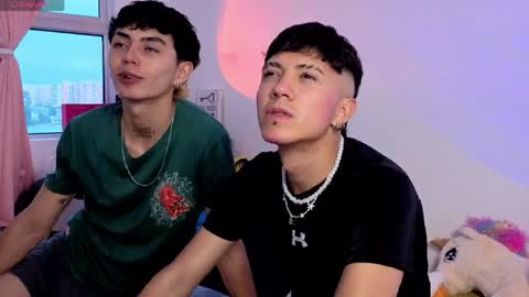 thiago_n_sam online show from 4, 4, 2026