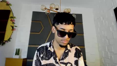 ThiagoFerreti online show from 22, 11, 2025