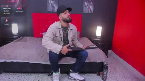 Snapshot of thiagomez17 chatting on 9, 1, 2026 Thia Gomez online show from 9, 1, 2026