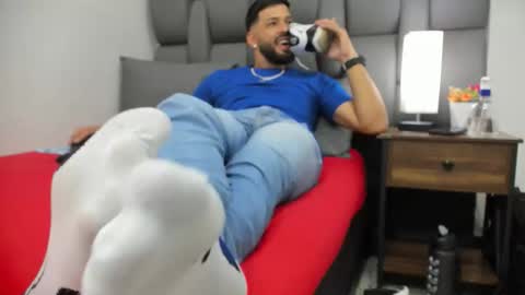 Snapshot of thiagomez17 chatting on 12, 3, 2026 Thia Gomez online show from 12, 3, 2026