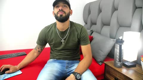 Snapshot of thiagomez17 chatting on 31, 3, 2026 Thia Gomez online show from 31, 3, 2026