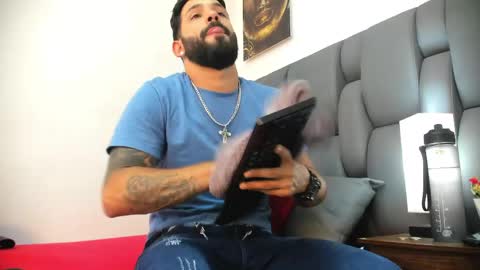 Snapshot of thiagomez17 chatting on 7, 4, 2026 Thia Gomez online show from 7, 4, 2026