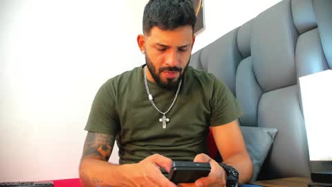 Snapshot of thiagomez17 chatting on 22, 4, 2026 Thia Gomez online show from 22, 4, 2026