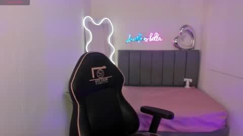 Snapshot of thiana_tay chatting on 21, 11, 2025 thiana online show from 21, 11, 2025