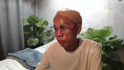 Snapshot of thick_bigcock13 chatting on 13, 4, 2026 gil online show from 13, 4, 2026