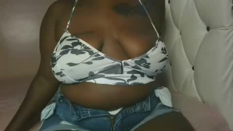 Snapshot of thick_godess chatting on 15, 10, 2025 thick_godess online show from 15, 10, 2025