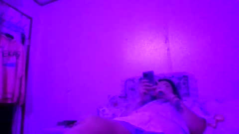 thickassazn93 online show from 6, 10, 2025