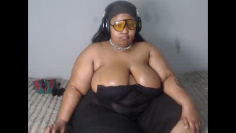 Snapshot of thickassmamie26 chatting on 30, 5, 2026 thickassmamie26 online show from 30, 5, 2026