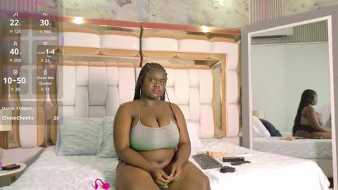 Snapshot of thickebonyprincesss chatting on 25, 11, 2025 CHIKI online show from 25, 11, 2025