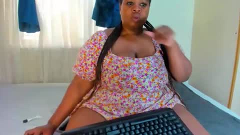 Snapshot of thickleeyanaxxx chatting on 26, 4, 2026 thickleeyanaxxx online show from 26, 4, 2026