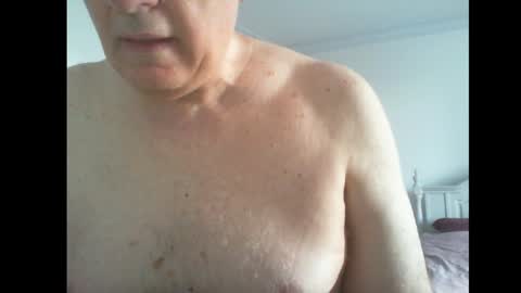 Snapshot of thickmelnik chatting on 20, 1, 2025 James online show from 20, 1, 2025