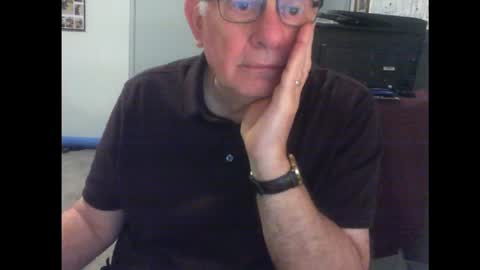 Snapshot of thickmelnik chatting on 22, 1, 2025 James online show from 22, 1, 2025