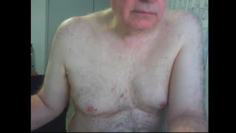 Snapshot of thickmelnik chatting on 19, 9, 2025 James online show from 19, 9, 2025