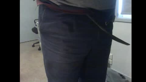 Snapshot of thickmelnik chatting on 24, 4, 2026 James online show from 24, 4, 2026