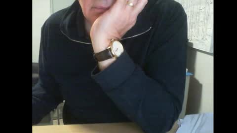 Snapshot of thickmelnik chatting on 27, 4, 2026 James online show from 27, 4, 2026